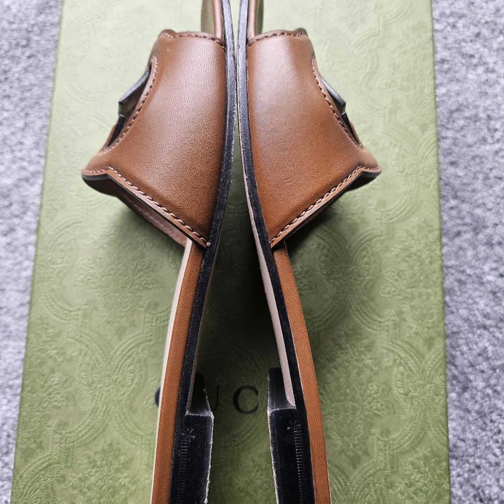 Interlocking G Sandals - Picture 7 of 9